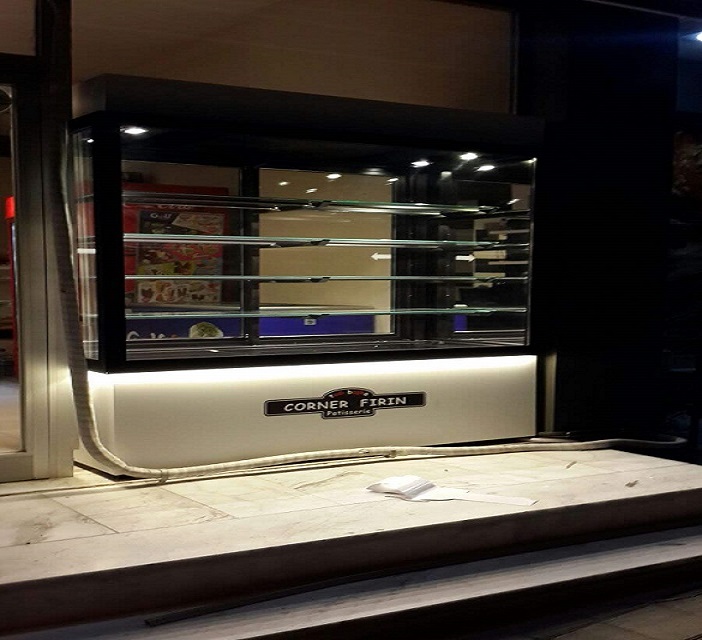 urunler Pastahane Cephe Vitrini