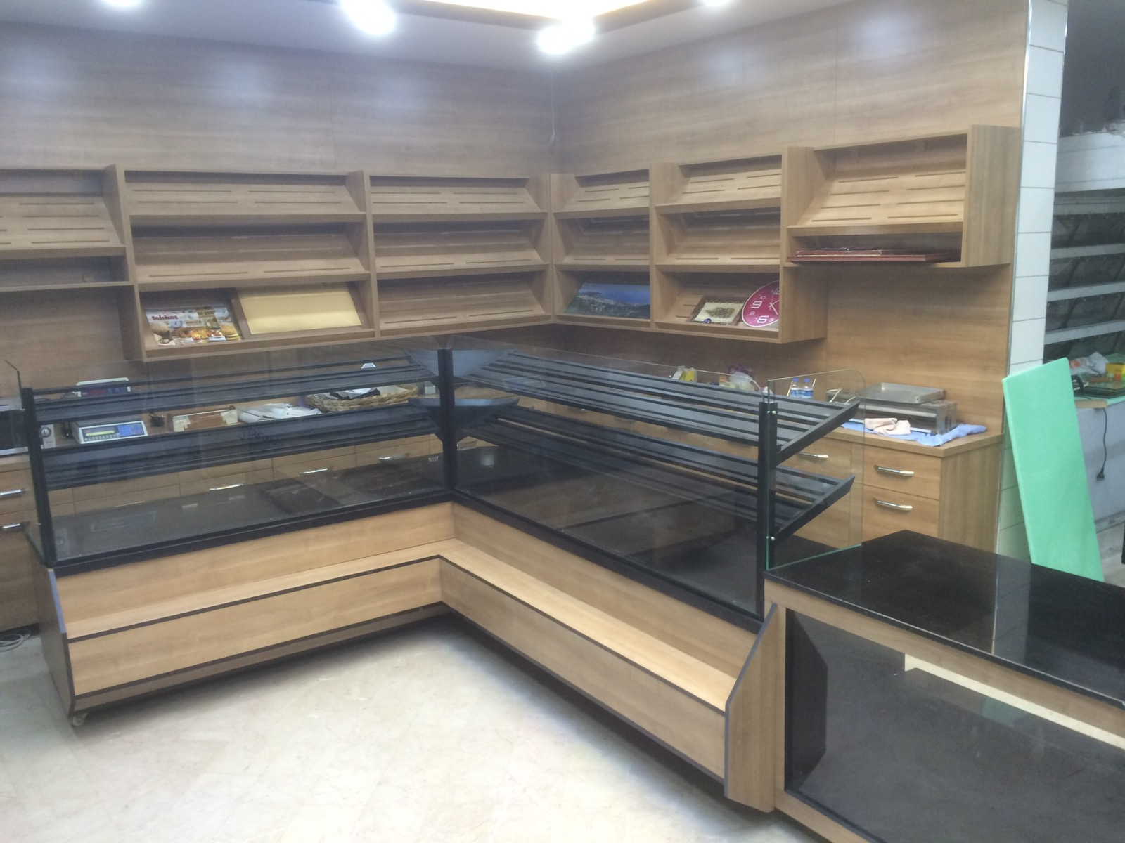 urunler Ekmek Dolapları